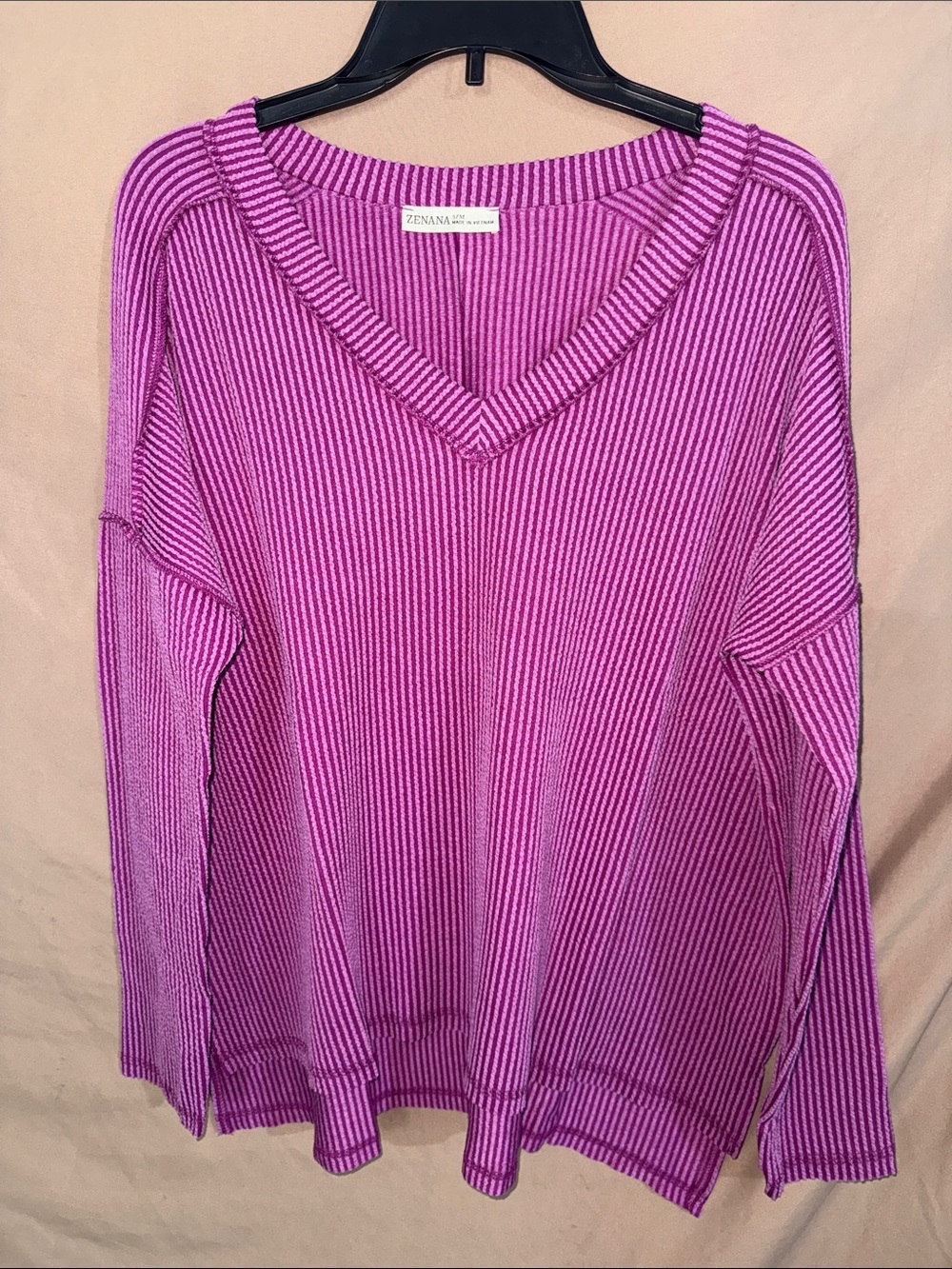 NWT Women’s S/M Zenana Outfitters Bright Fuchsia Ribbed V-Neck Sweater